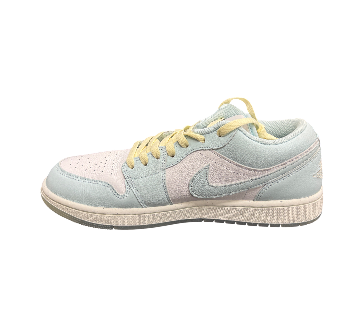 Genesis Boutique Jordan 1 Low Glacier Summit White sneakers in light blue and white leather with yellow laces