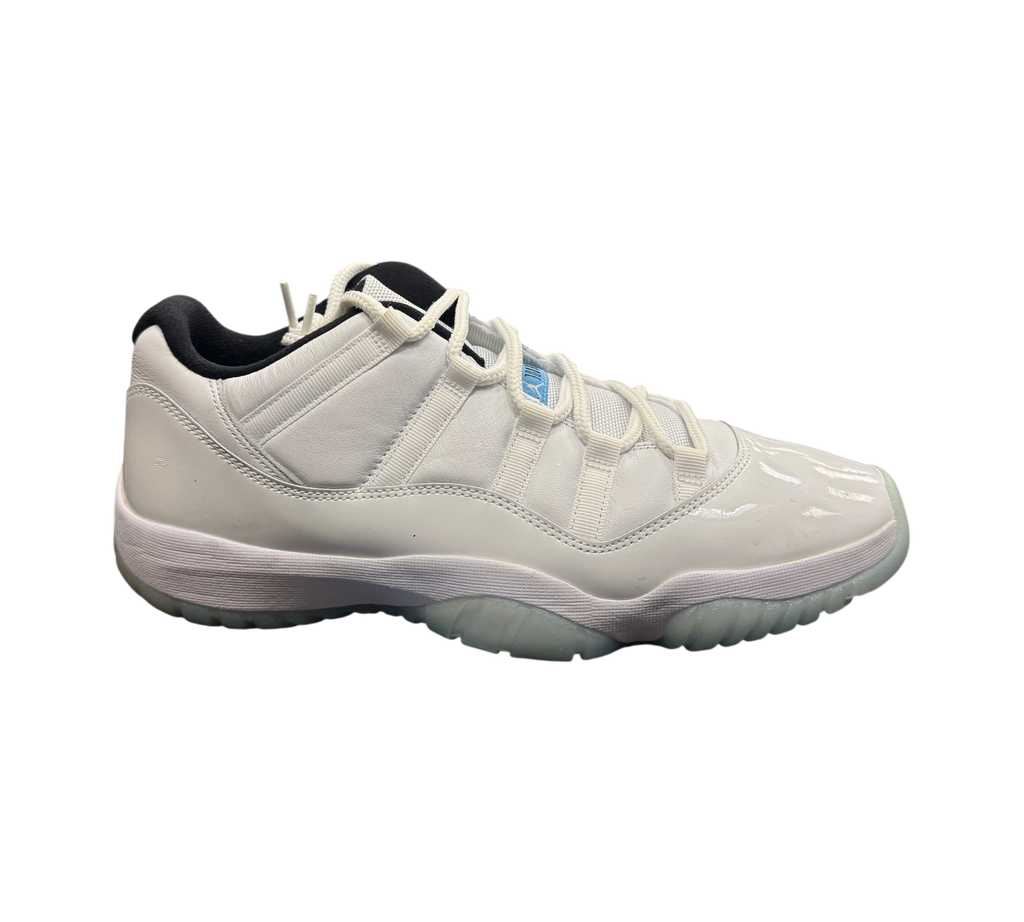 Genesis Boutique Jordan 11 Low Legend Blue sneakers in white leather with patent leather mudguard and blue accents