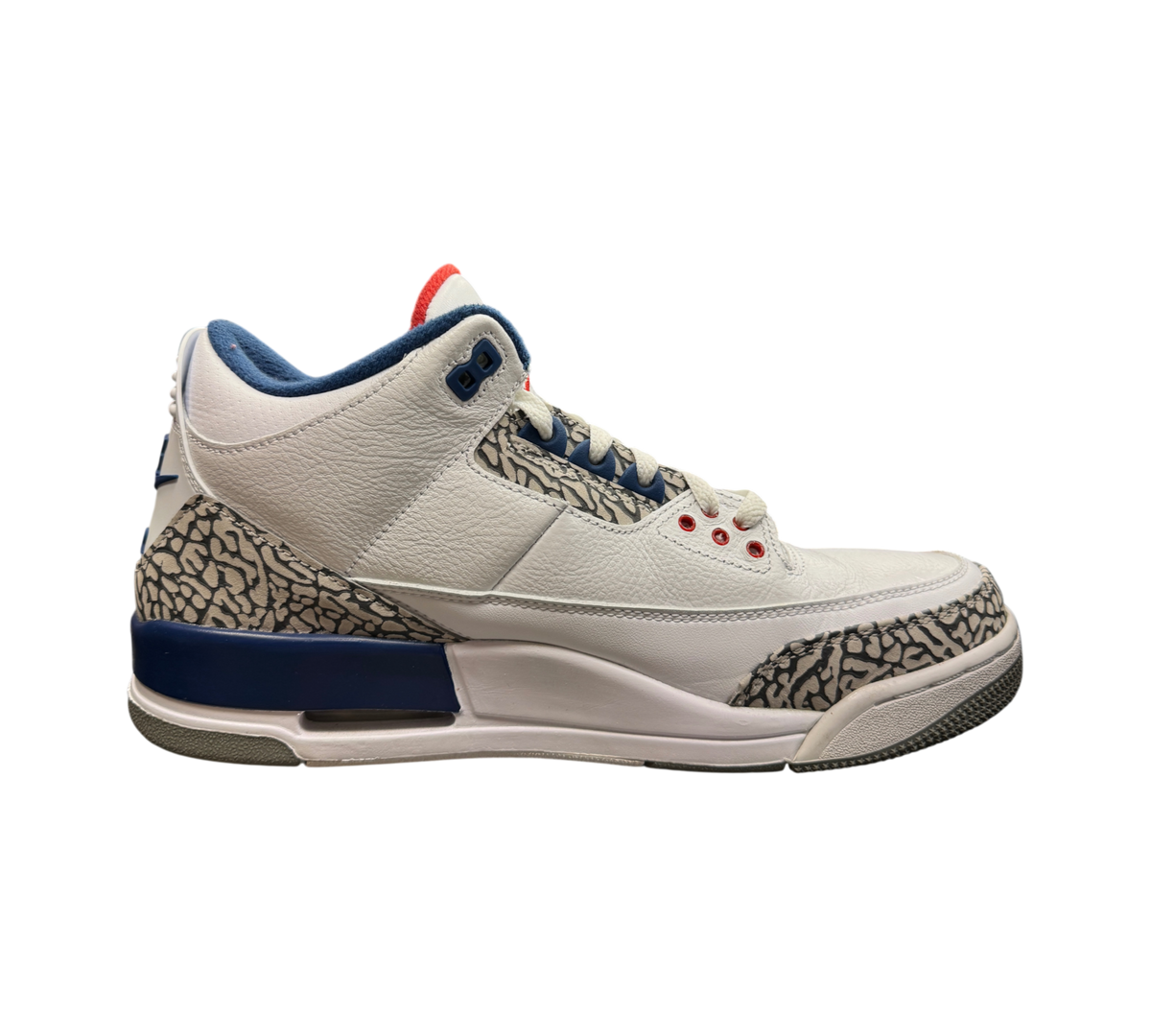 Genesis Boutique Jordan 3 True Blue 2016 sneakers in white leather with iconic grey elephant print and blue accents.