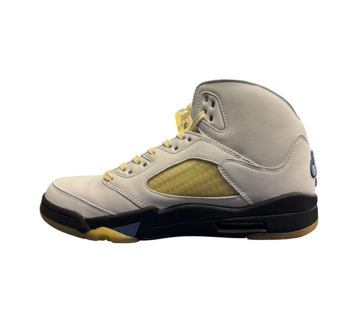 Genesis Boutique Jordan 5 A Ma Maniere Dawn sneakers in light grey leather with yellowed mesh and black midsole