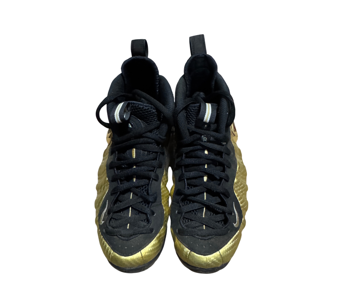 Genesis Boutique pre-owned Nike Air Foamposite 1 Gold sneakers with black mesh and metallic gold molded shell
