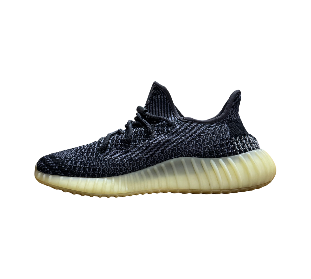 Genesis Boutique pre-owned Yeezy 350 V2 Carbon sneakers featuring a black and grey Primeknit upper and gum sole