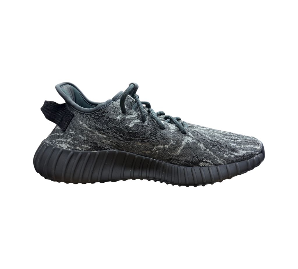 Genesis Boutique pre-owned Yeezy 350 V2 MX Dark Salt sneakers with grey and black marbled Primeknit upper